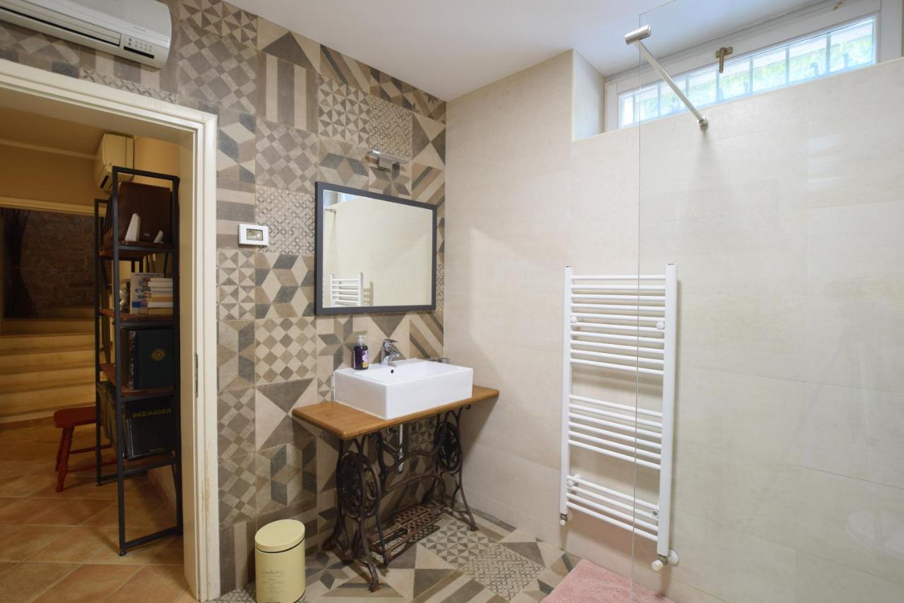 Vila Best Prices Luxury Villa Nini With Fireplace, Private Pool, Bikes, Barbecue And Much More
